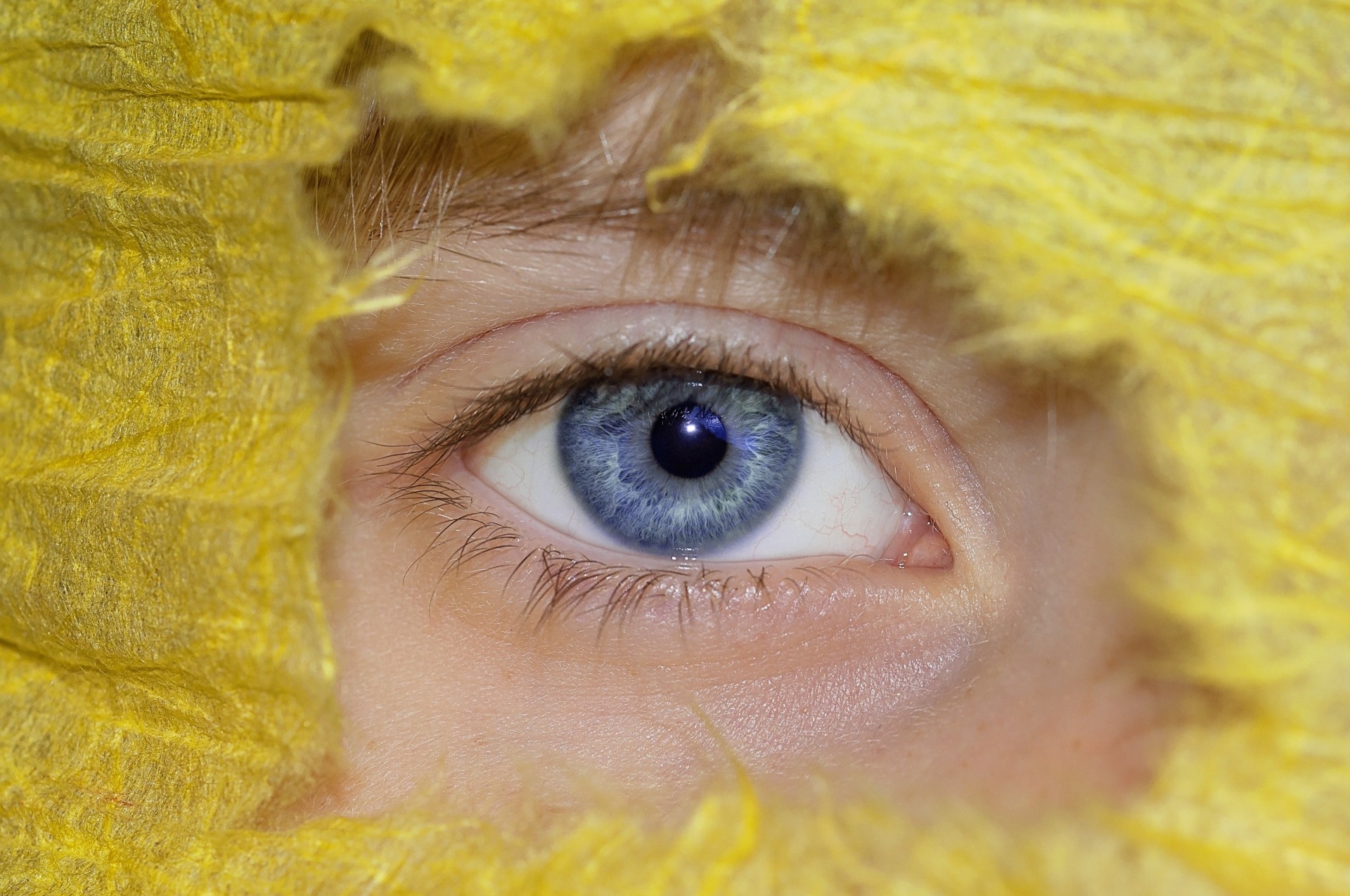 Желтые глаза от природы